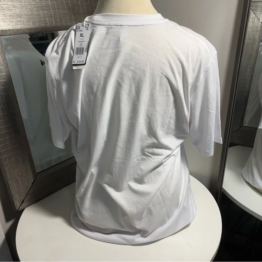 NWT Adidas men’s size X-Large t-shirt